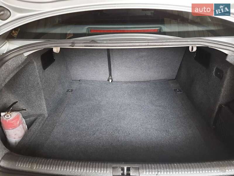Седан Audi A4 2004 в Запорожье