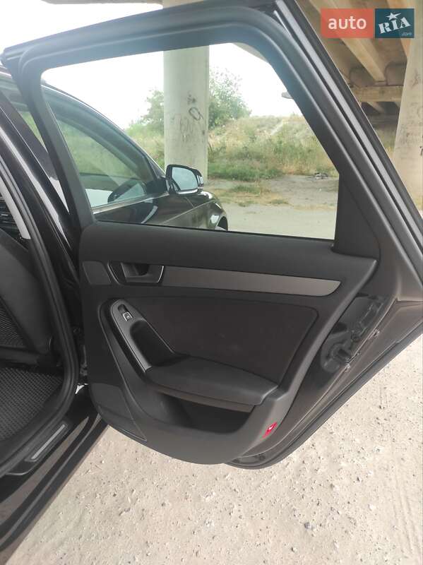 Универсал Audi A4 2014 в Днепре