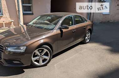 Седан Audi A4 2012 в Киеве