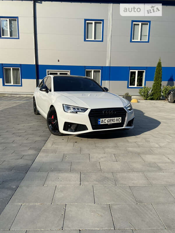 Седан Audi A4 2018 в Луцке