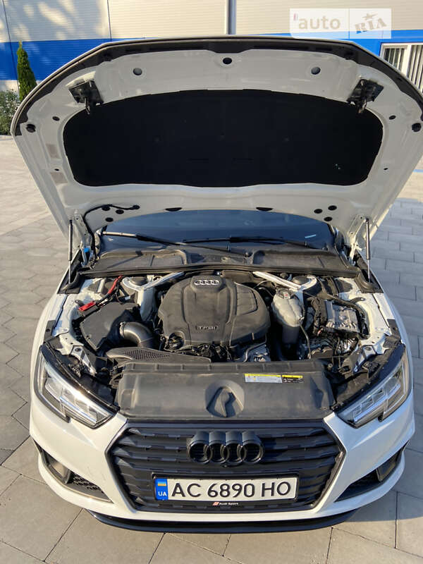 Седан Audi A4 2018 в Луцке