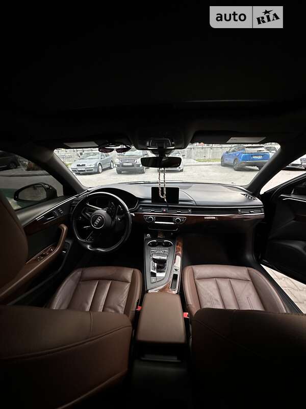 Седан Audi A4 2017 в Черновцах
