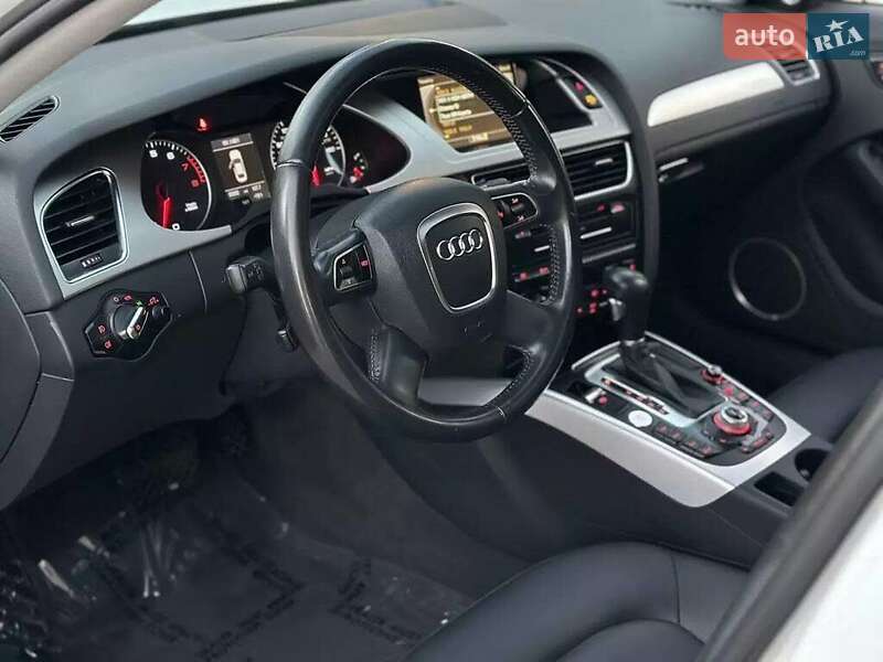 Седан Audi A4 2011 в Львове