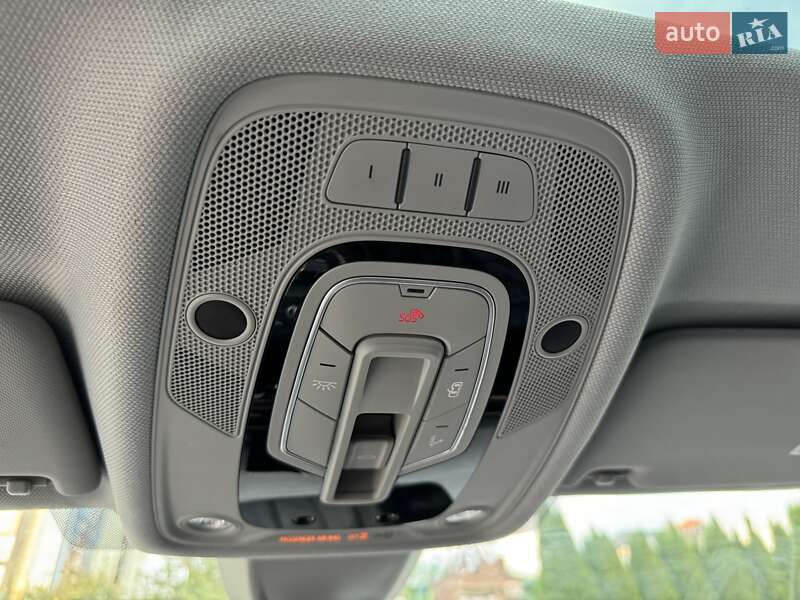Седан Audi A4 2018 в Львове