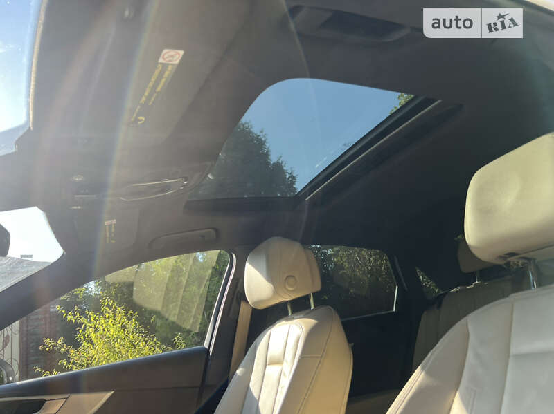 Седан Audi A4 2016 в Ровно