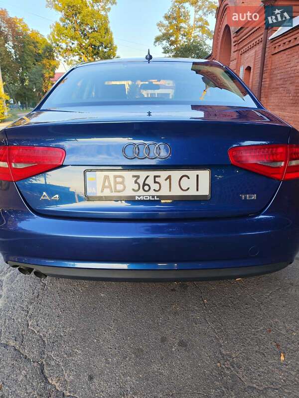 Седан Audi A4 2013 в Виннице