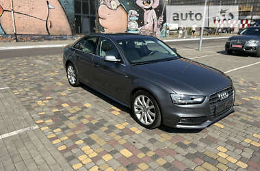 Седан Audi A4 2014 в Луцке