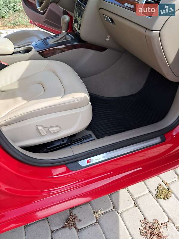 Седан Audi A4 2011 в Корсуне-Шевченковском