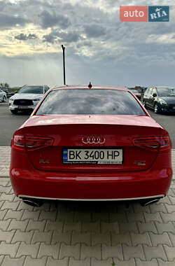 Седан Audi A4 2012 в Ровно