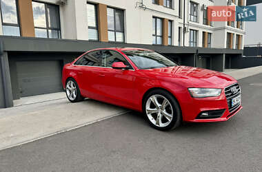 Седан Audi A4 2012 в Ровно
