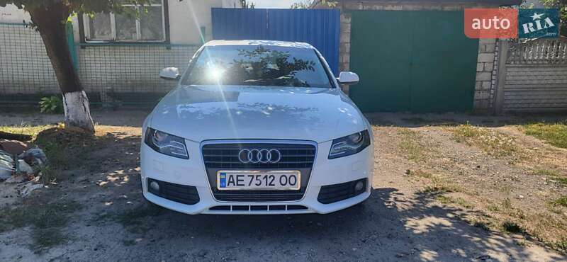 Седан Audi A4 2010 в Днепре