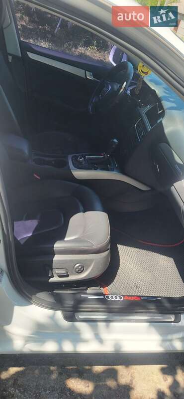 Седан Audi A4 2010 в Днепре
