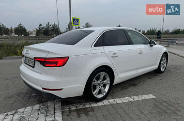 Седан Audi A4 2016 в 