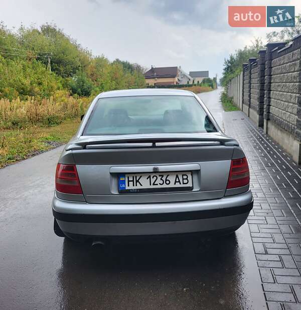 Седан Audi A4 1999 в Рівному