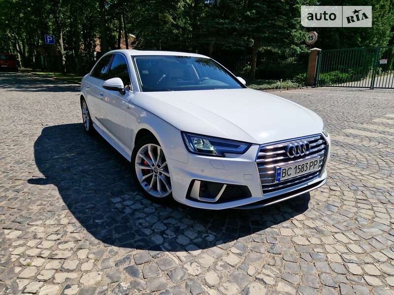 Седан Audi A4 2018 в Львове