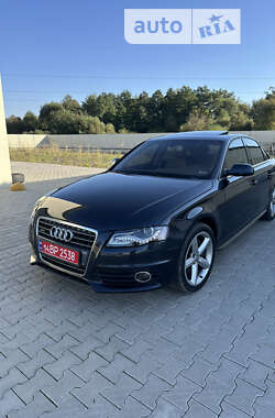 Седан Audi A4 2012 в Пустомитах