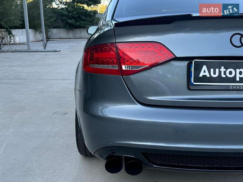 Седан Audi A4 2012 в Киеве