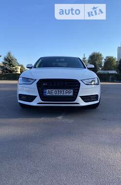 Седан Audi A4 2013 в Кам'янському