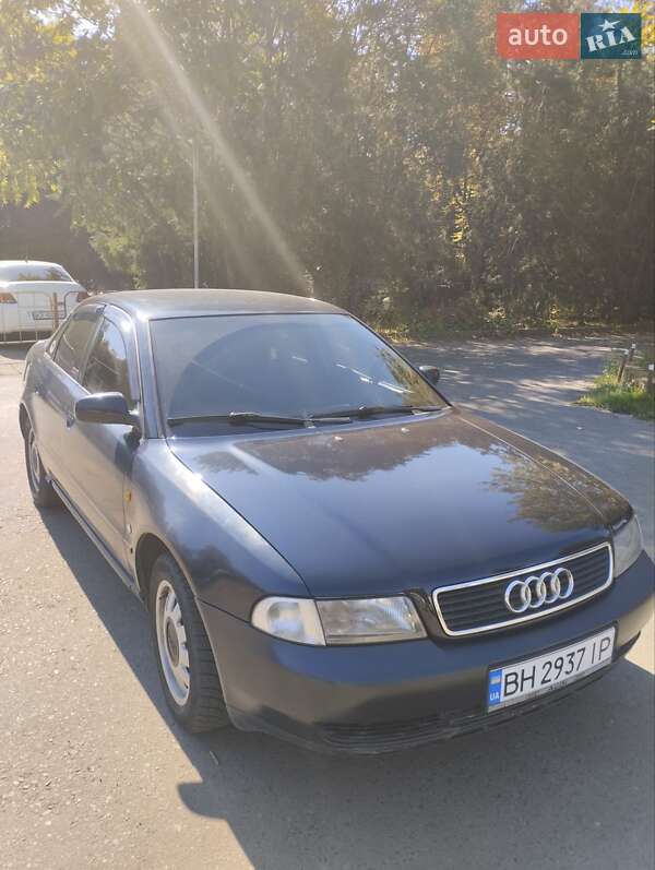 Седан Audi A4 1997 в Одессе