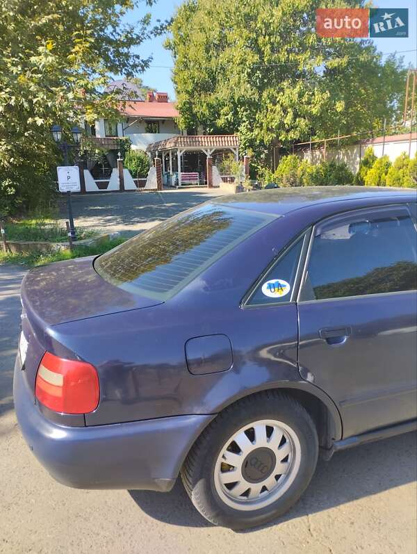 Седан Audi A4 1997 в Одессе