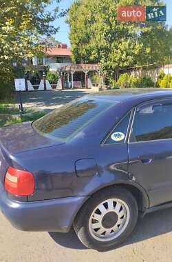 Седан Audi A4 1997 в 