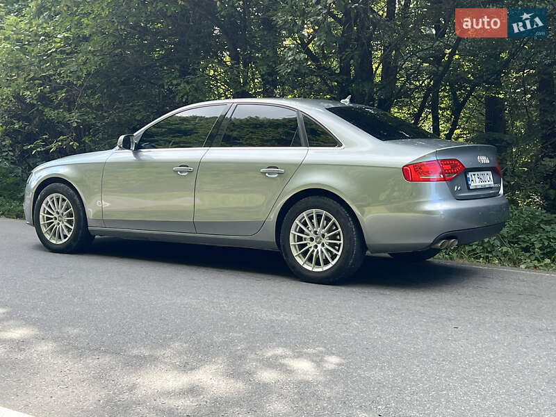 Седан Audi A4 2010 в Косові