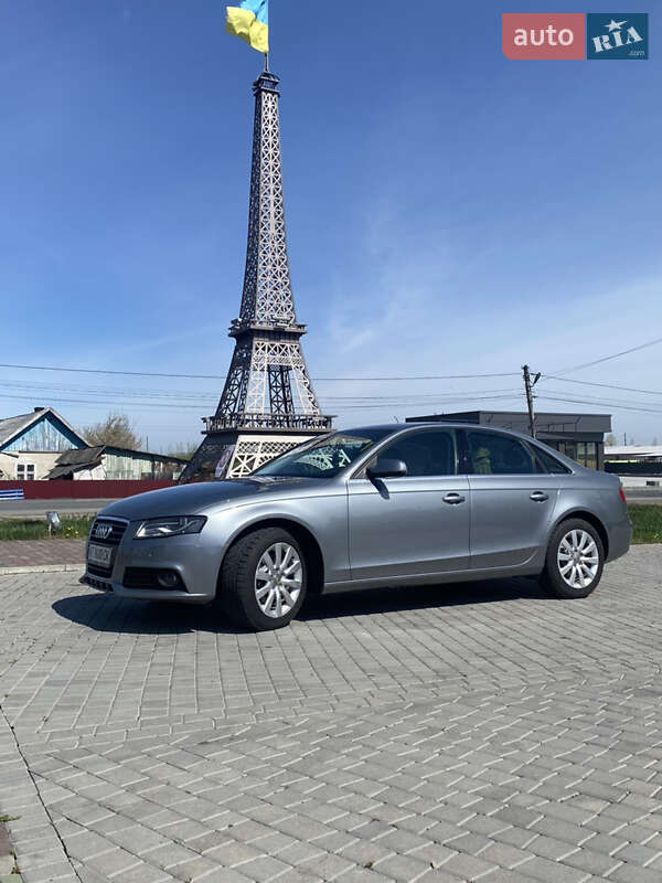 Седан Audi A4 2010 в Косові