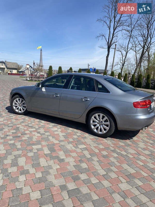 Седан Audi A4 2010 в Косові