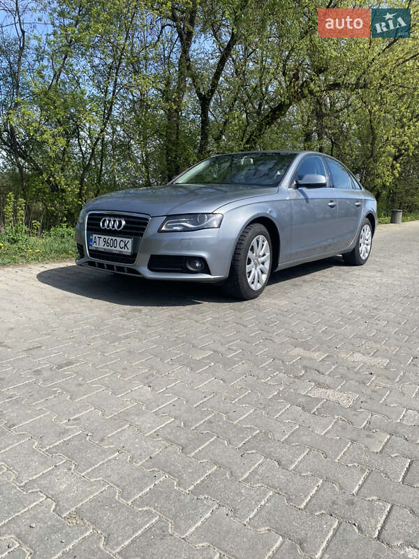 Седан Audi A4 2010 в Косові