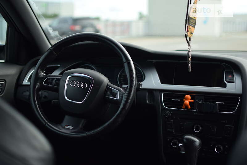 Седан Audi A4 2011 в Киеве
