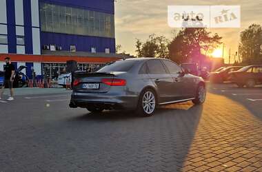 Седан Audi A4 2013 в Львові