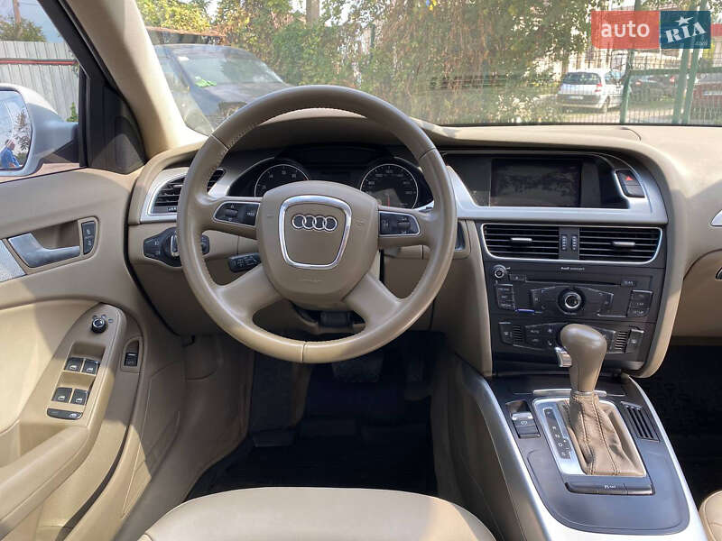 Седан Audi A4 2011 в Кривом Роге