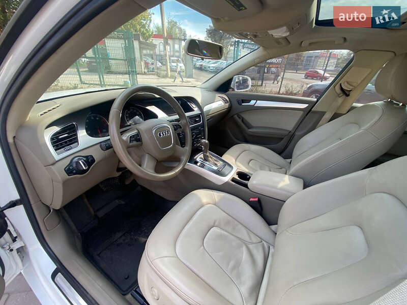 Седан Audi A4 2011 в Кривом Роге