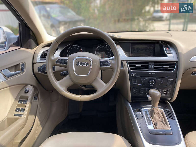 Седан Audi A4 2011 в Кривом Роге