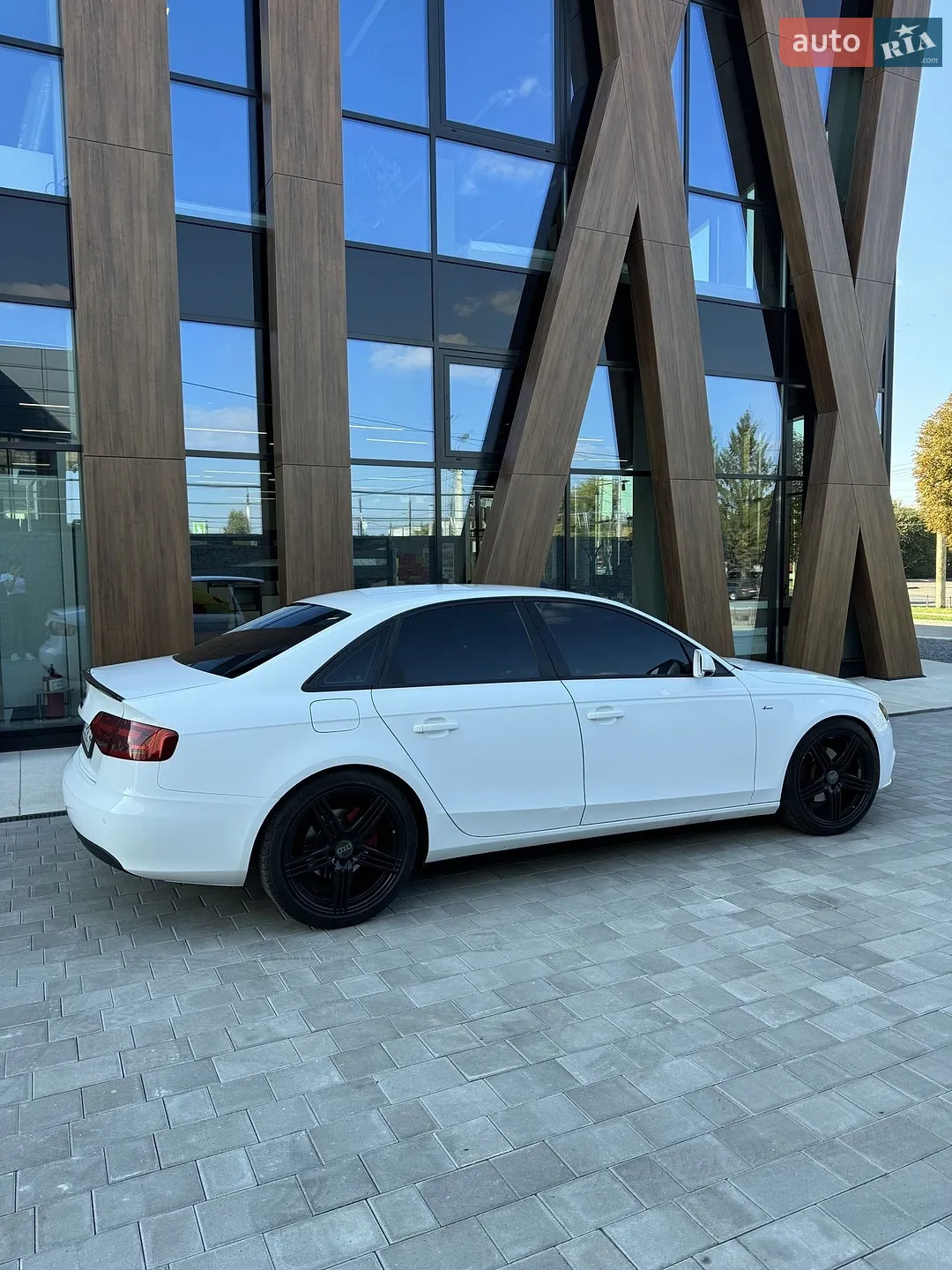 2011 Audi A4 - мініатюра 3