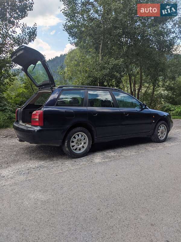 Универсал Audi A4 1997 в Турке
