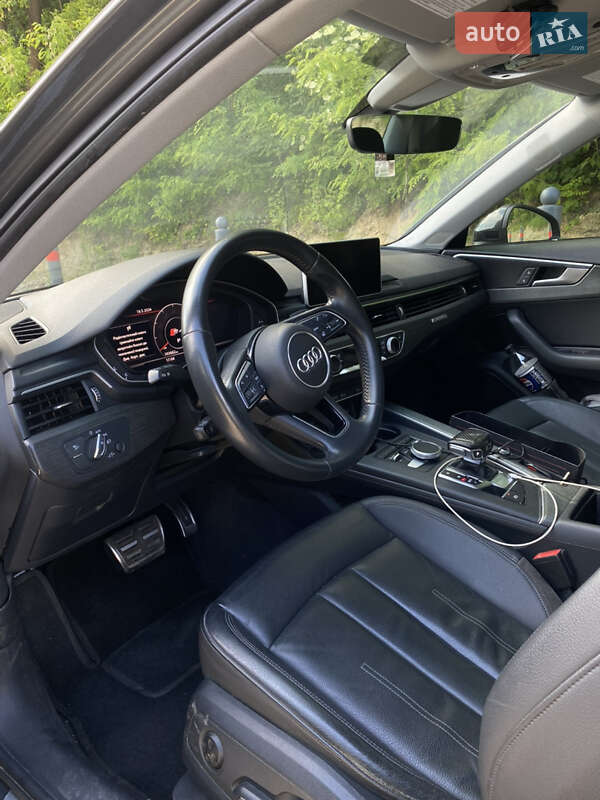 Седан Audi A4 2018 в Львове
