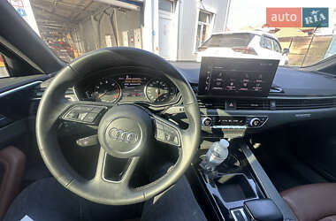 Седан Audi A4 2020 в 