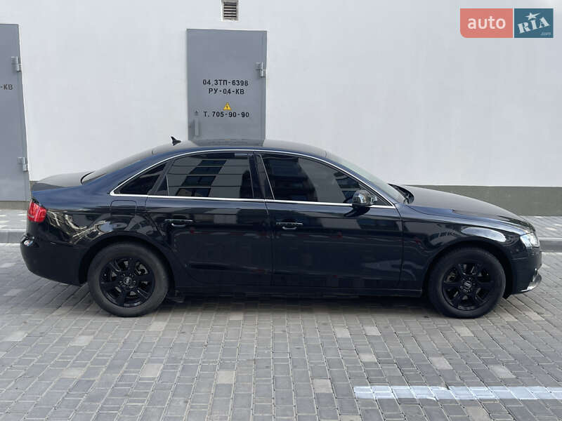 Седан Audi A4 2010 в Одесі