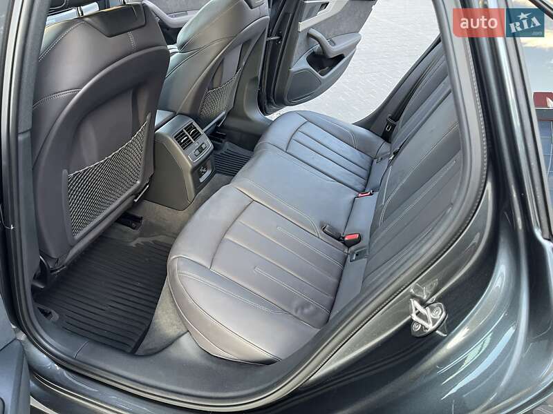 Седан Audi A4 2023 в Вінниці
