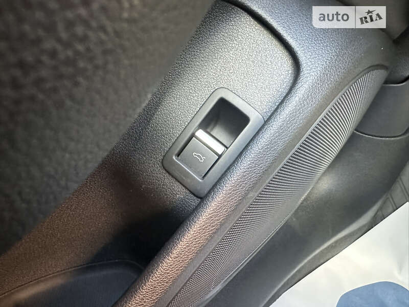 Универсал Audi A4 2016 в Львове