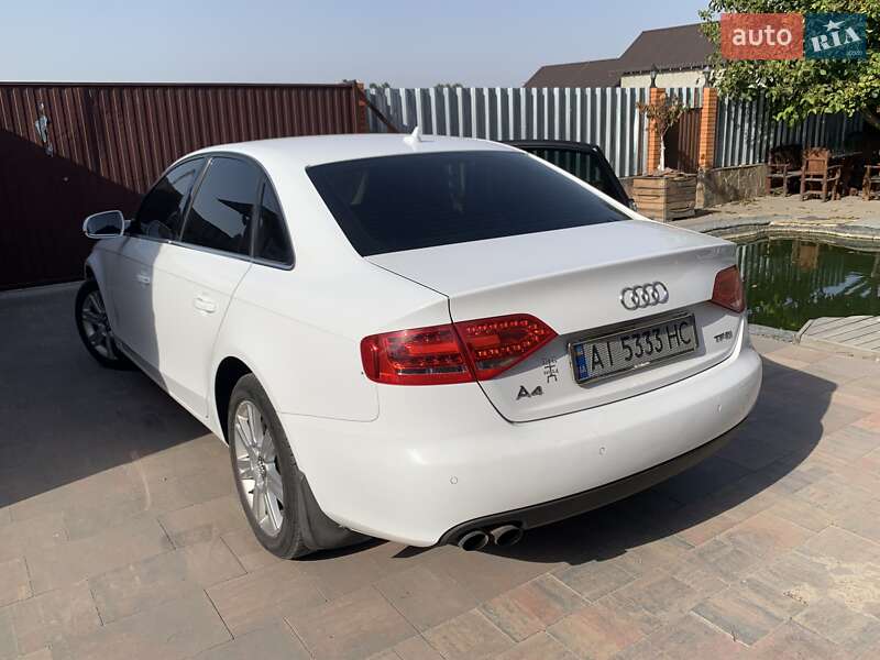 Седан Audi A4 2010 в Макарові