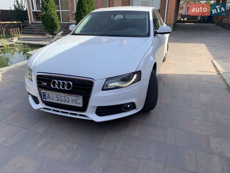 Седан Audi A4 2010 в Макарові