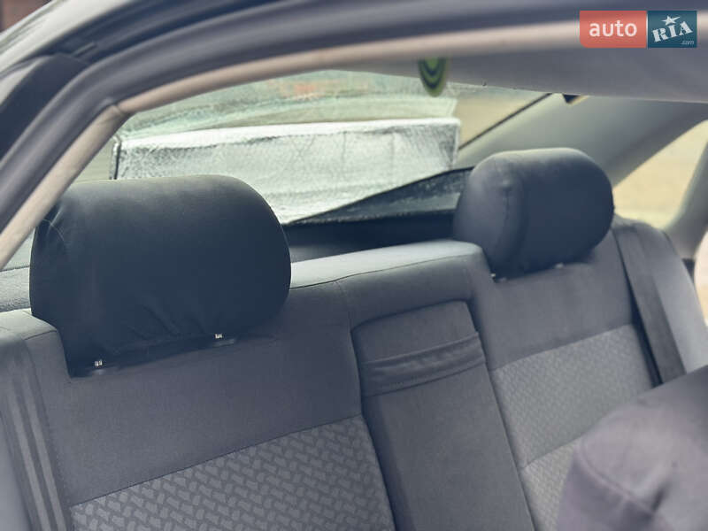 Седан Audi A4 1996 в Луцке