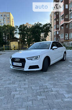 Седан Audi A4 2018 в Киеве