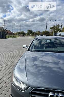 Седан Audi A4 2012 в Львове