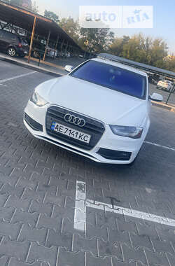 Седан Audi A4 2014 в Дніпрі