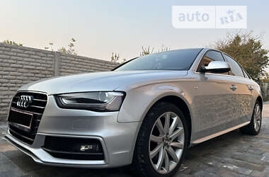 Седан Audi A4 2013 в Києві