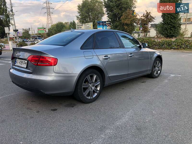 Седан Audi A4 2010 в Вышгороде