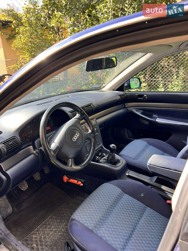 Седан Audi A4 1998 в Львове